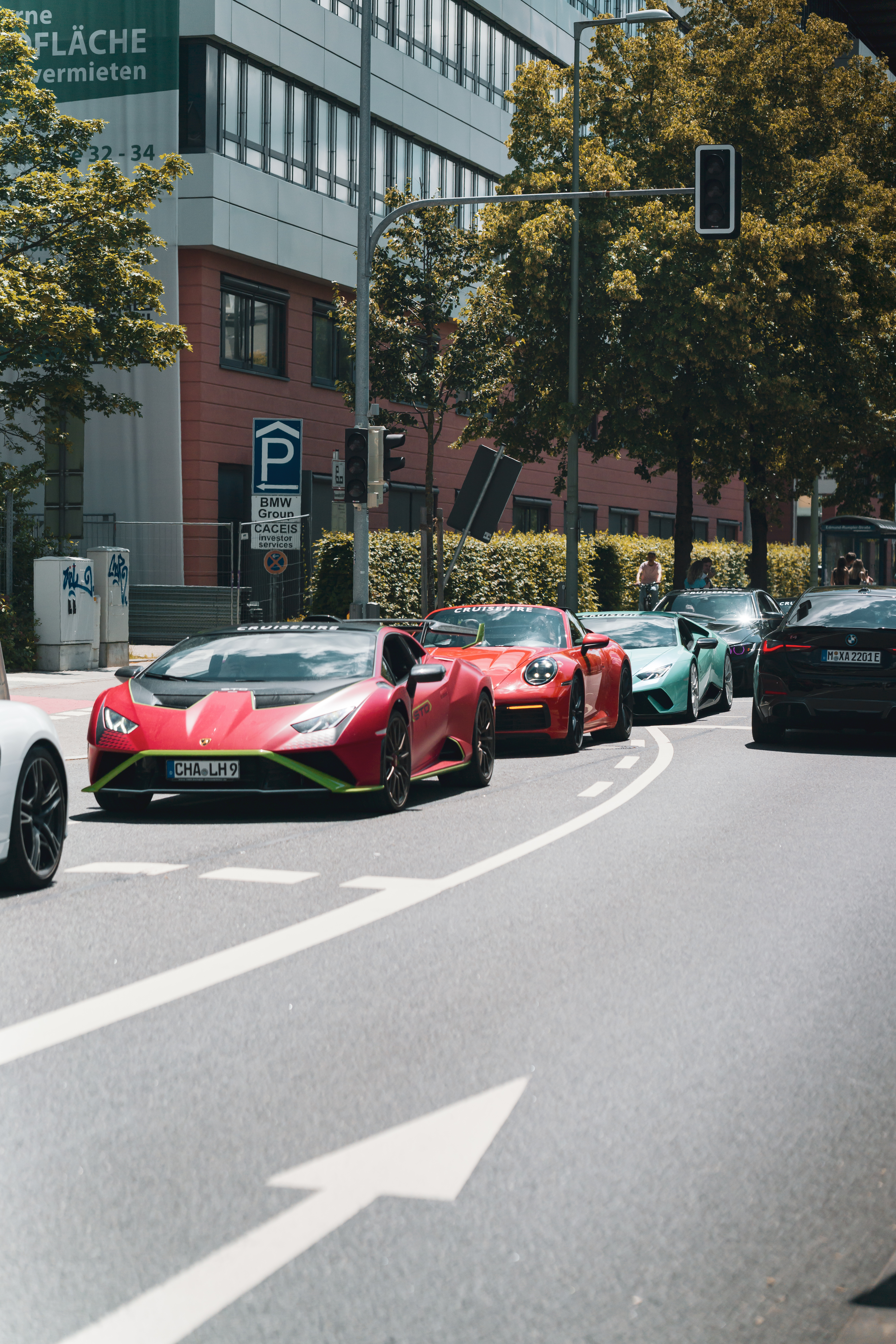 Sportwagenkolonne beim Concorso di Bavaria MYLE Edition 2024 in München