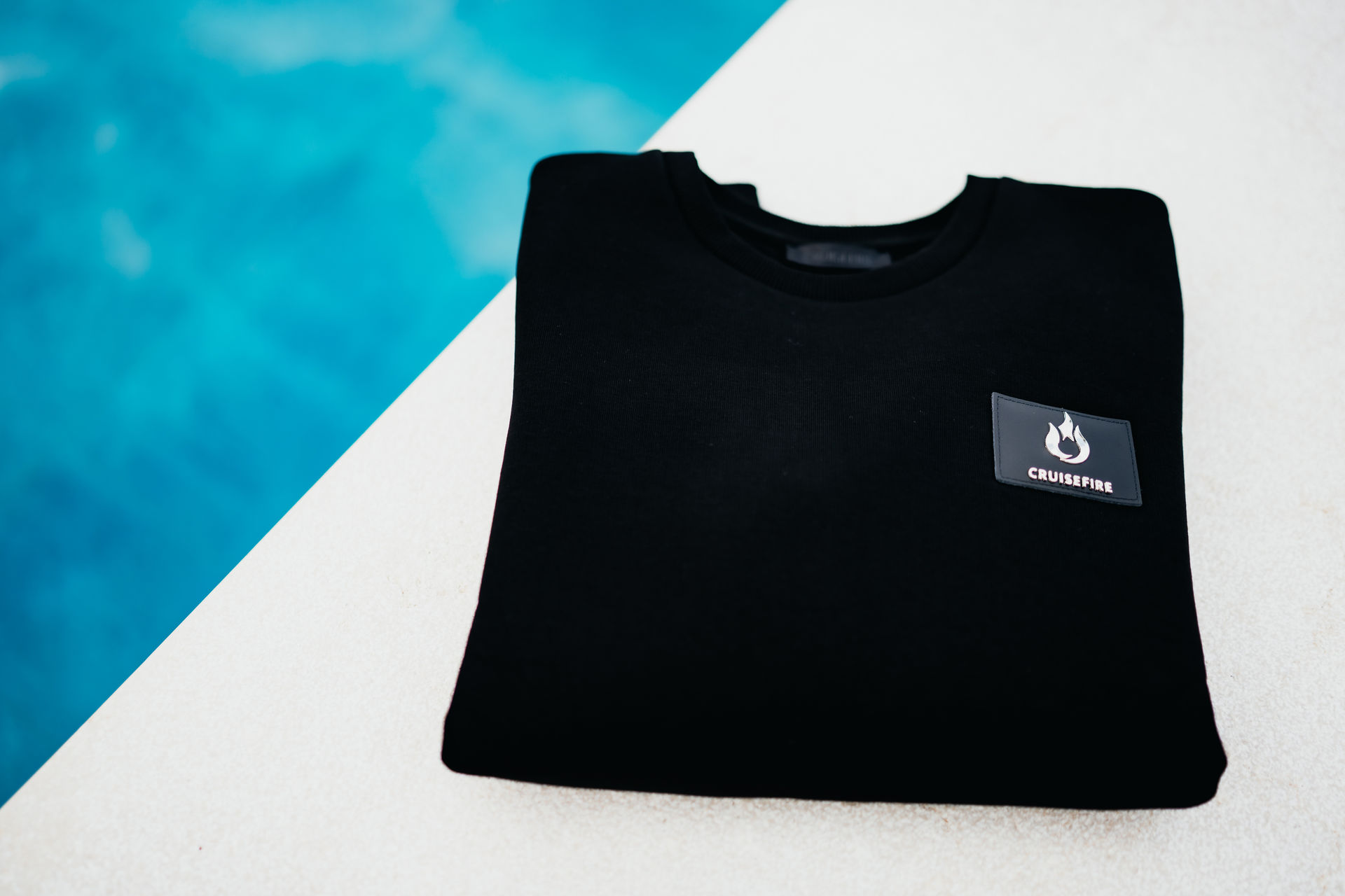 Schwarzer Cruisefire Speed Legacy Sweater – luxuriöse Sportwagen Modekollektion