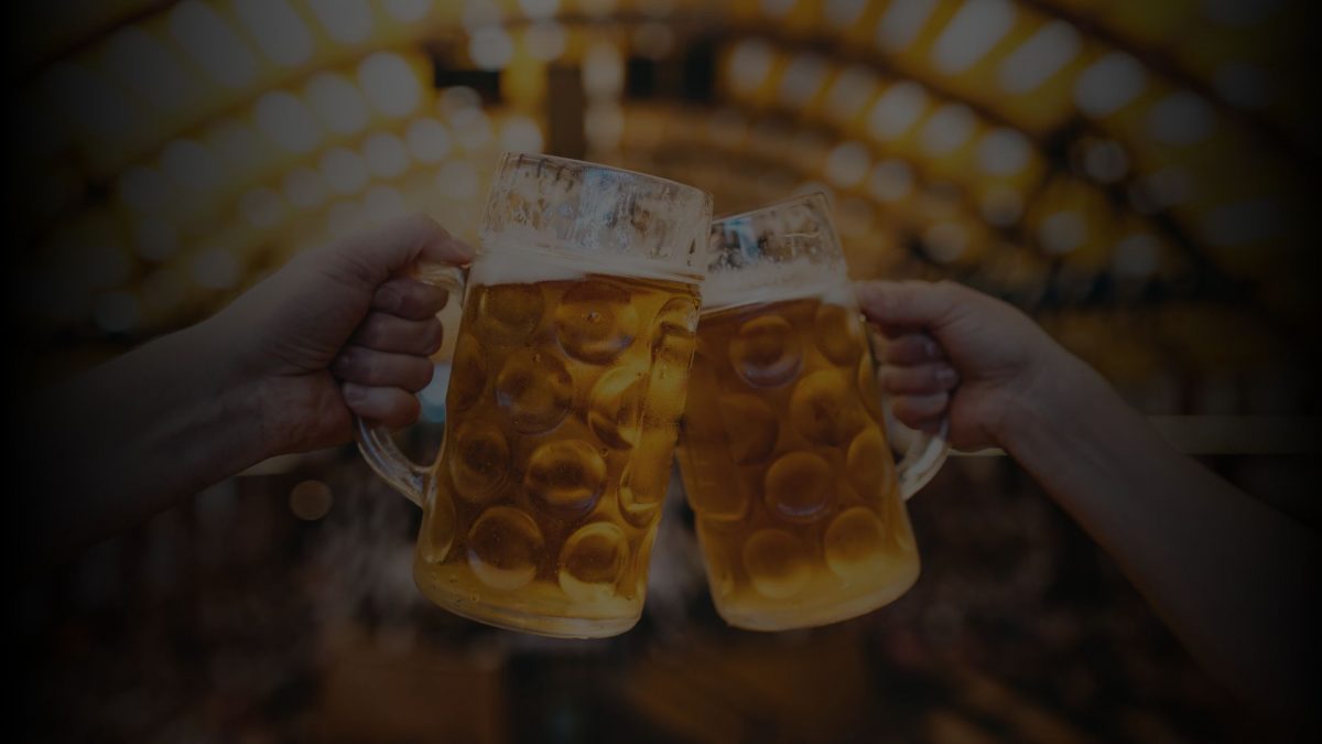 Cruisefire Wiesn mit Maßkrügen und Festzeltstimmung