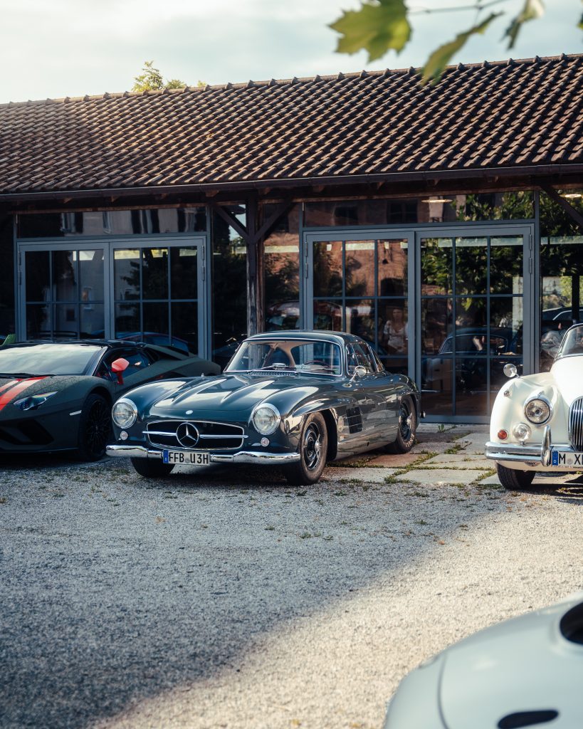 Concorso di Bavaria 2025 – exklusives Sportwagentreffen in München, Deutschland mit Ferrari, Lamborghini, McLaren und Porsche. Veranstaltet von Cruisefire mit HK Engineering und Ausstellung bei Schloss Hohenkammer.