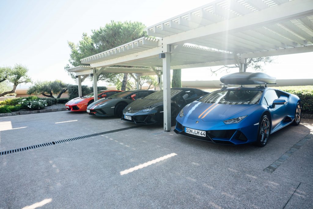 Cruisefire Anniversary Drive 2025 – exklusive Sportwagentour für Unternehmer mit Ferrari, Lamborghini, Porsche und McLaren. Route von München über Gardasee, Côte d’Azur, Piemont bis in die Pyrenäen.