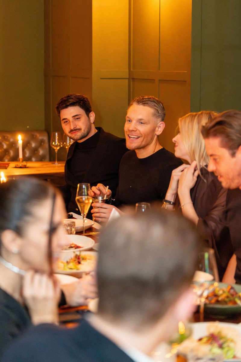 Dine & Drive 2026 – exklusives Unternehmer-Dinner in der Burger & Lobster Bank in München mit Sportwagen und Networking.