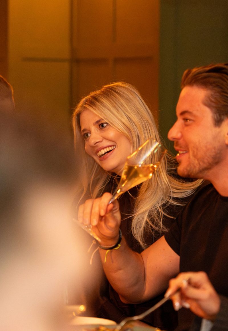 Dine & Drive 2026 – exklusives Unternehmer-Dinner in der Burger & Lobster Bank in München mit Sportwagen und Networking.