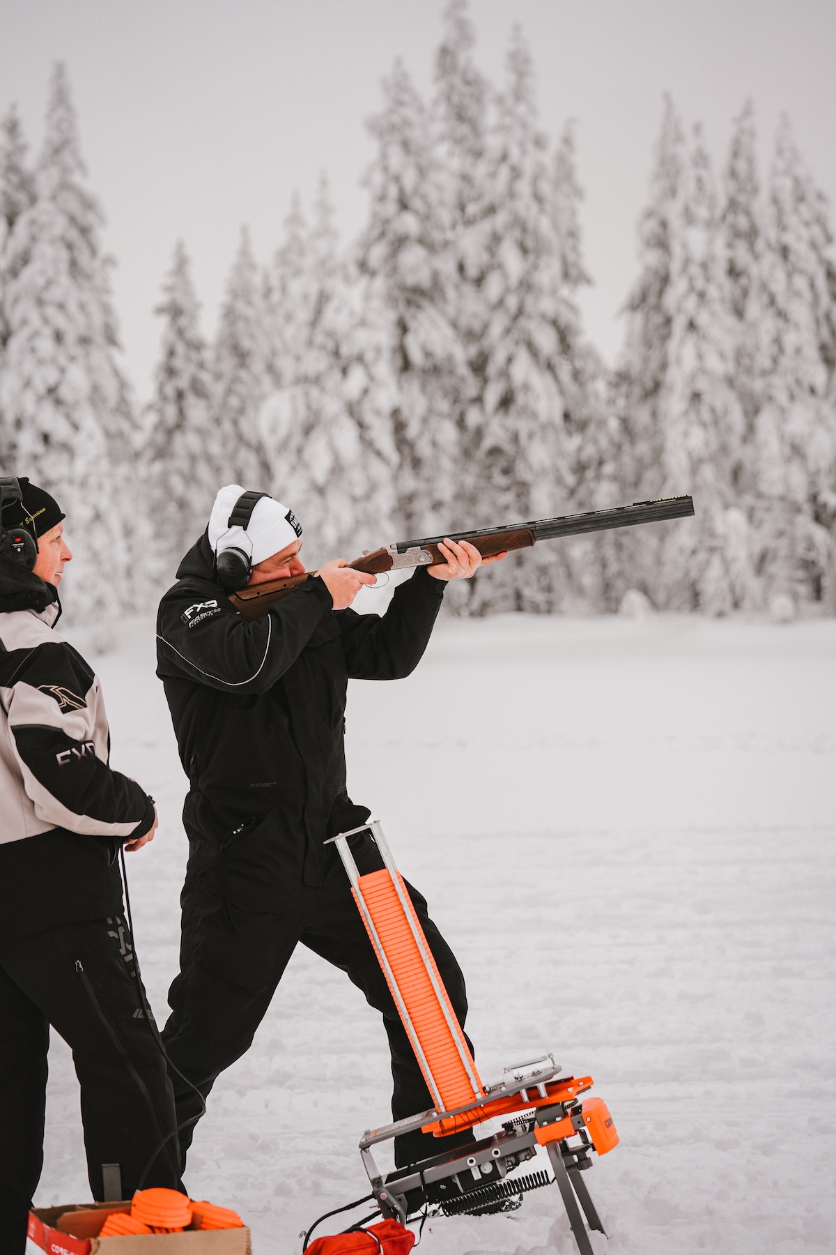 Cruisefire BELOW ZERO 2026 - Arctic Adventure in Arvidsjaur in Schwedisch Lappland mit Buggy Drift auf gefrorenen Seen, Schneemobil Backcountry Tour, Ice Karting und Arctic Spa.
