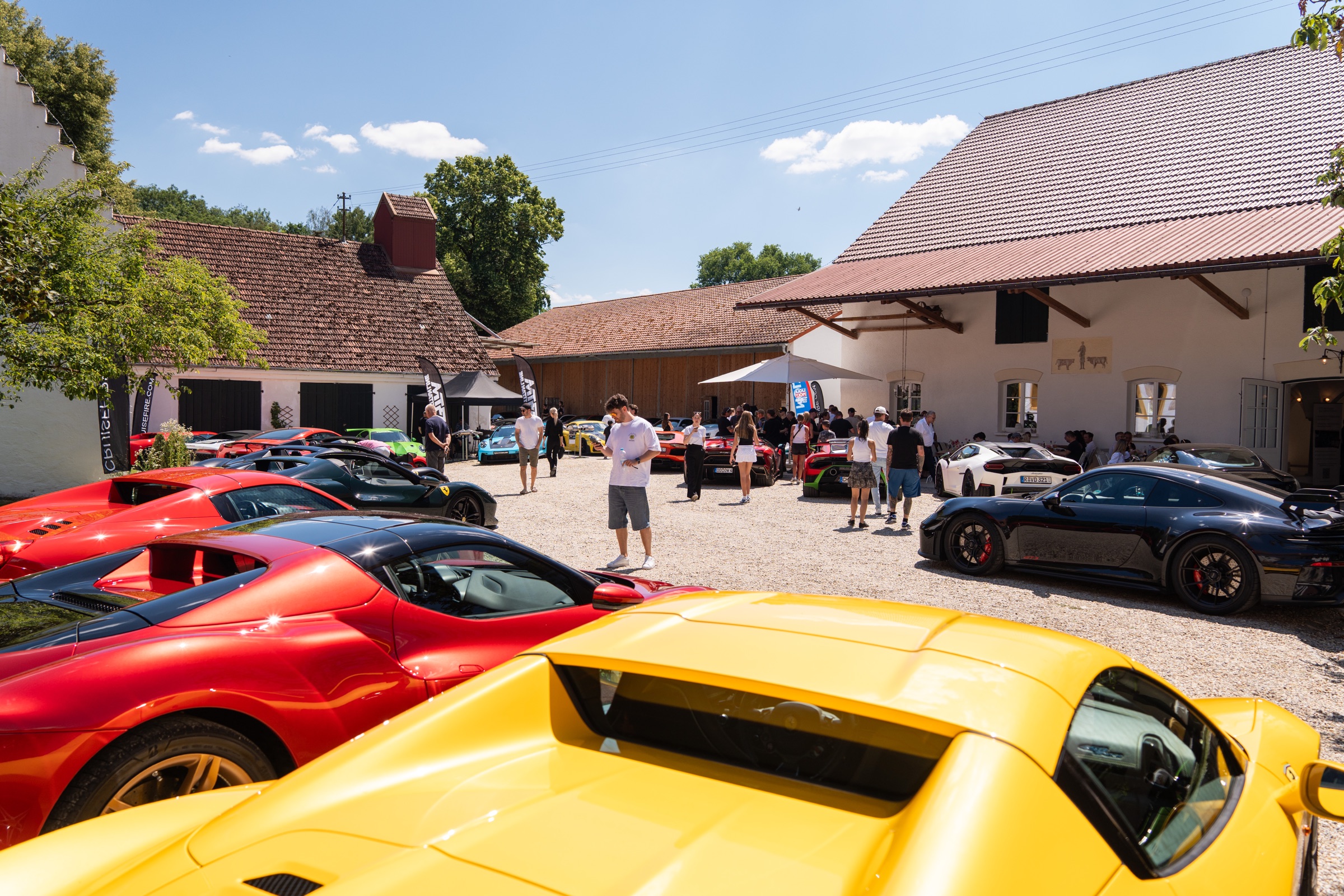 Sports car exhibition at Concorso di Bavaria 2026 at Hofgut Sickertshofen
