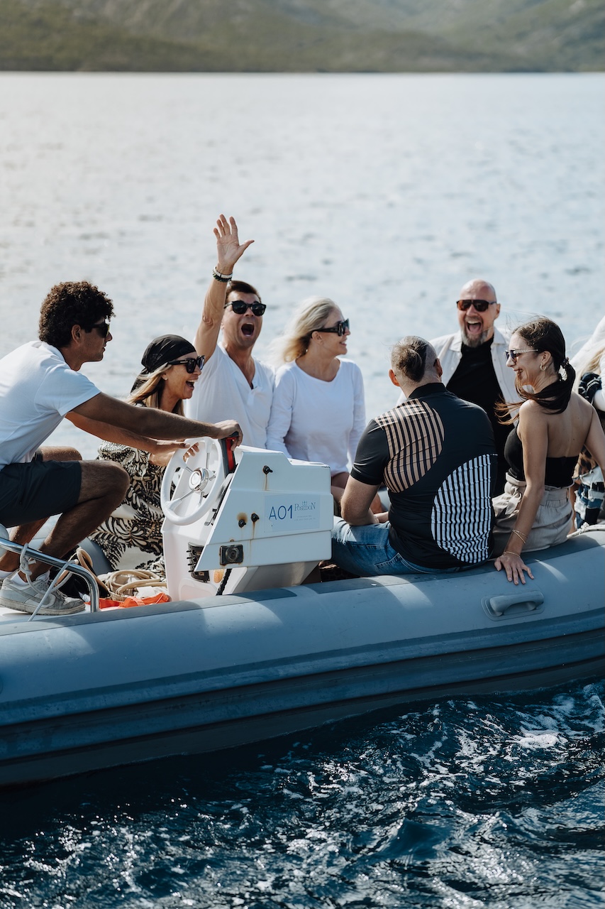 Cruisefire Teilnehmer während einer Yacht Experience auf Sardinien