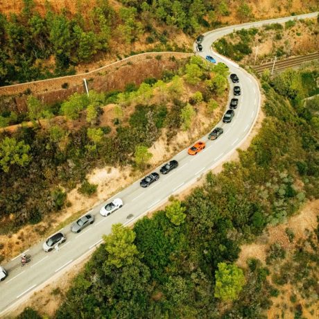 Cruisefire Anniversary Drive 2025 – exklusive Sportwagentour für Unternehmer mit Ferrari, Lamborghini, Porsche und McLaren. Route von München über Gardasee, Côte d’Azur, Piemont bis in die Pyrenäen.